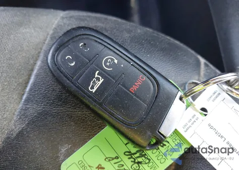 2018 Jeep Cherokee Latitude Plus 4X4 из США, поврежденный, VIN 1C4PJMLX8JD514992